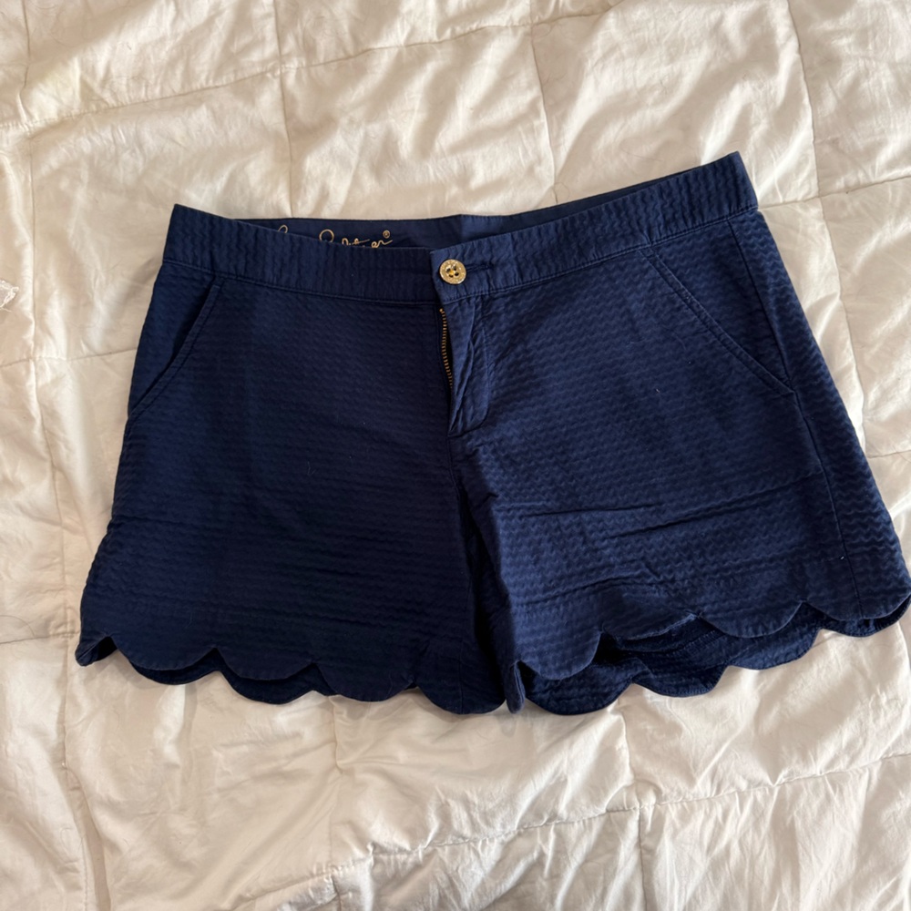 Lilly Pulitzer scalloped buttercup shorts navy